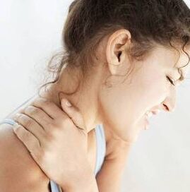 L'osteocondosi cervicale porta a pizzicare i nervi sul collo