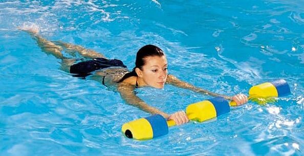 Nuoto per la prevenzione dell'osteocondrosi della colonna vertebrale toracica